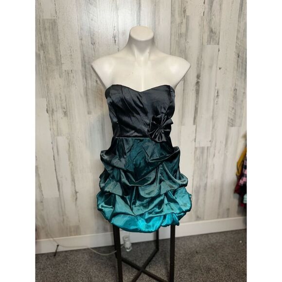 Trixxi flare dress - Picture 1 of 6
